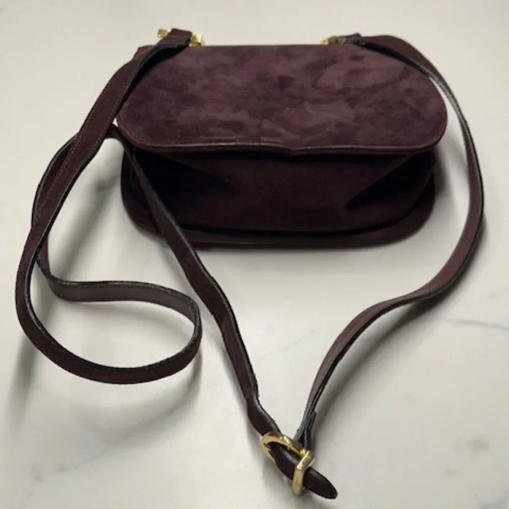 🔥🔥🔥Salvatore Ferragamo Suede Plum/Burgundy Color Crossbody/Shoulder Bag EUC!